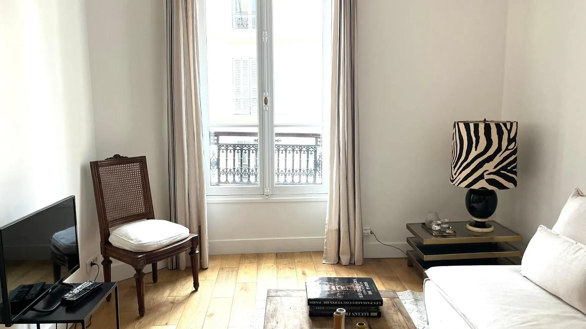 Charming Moulin Rouge Appartement *